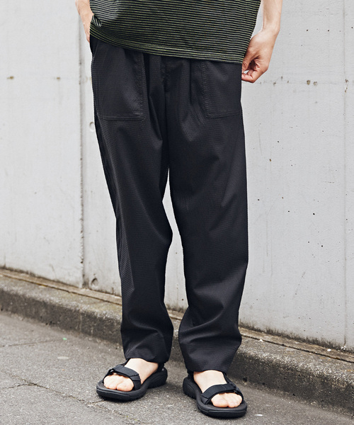 JOURNAL STANDARD relume（ジャーナルスタンダード　レリューム）の「AIRLY DOTS サッカーイージーベイカーパンツ（その他パンツ・メンズ・グレー/ブラック/ネイビー・MEDIUM/LARGE）」の2枚目の写真