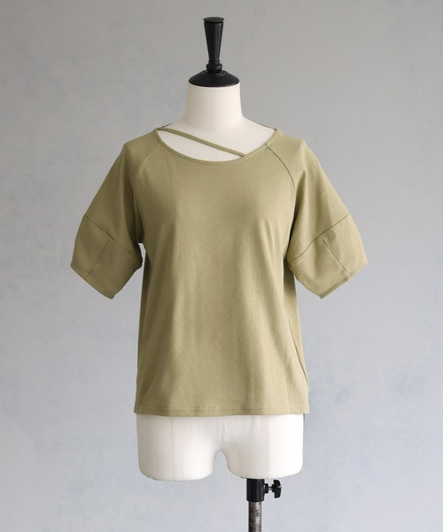 cheriella(シェリエラ)の「【cheriella】バックスリットデザインTシャツ BACK SLIT DESIGN T-SHIRT(Tシャツ/カットソー・レディース・ライトカーキ/ブラック/オフホワイト/ブルー・M)」の19枚目の写真
