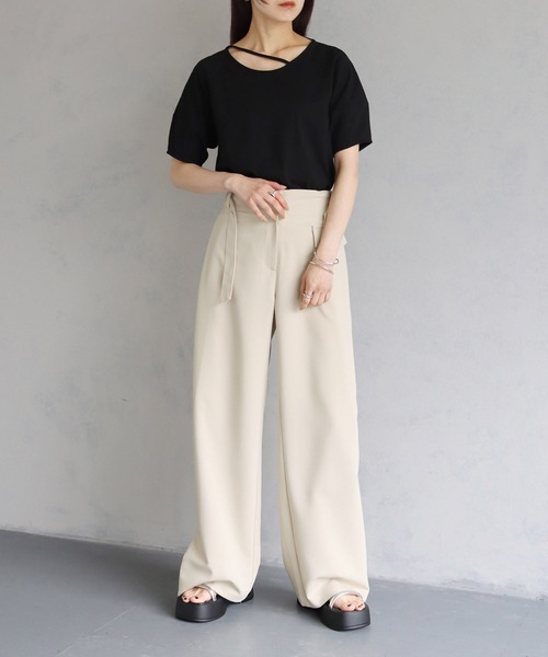 cheriella(シェリエラ)の「【cheriella】バックスリットデザインTシャツ BACK SLIT DESIGN T-SHIRT(Tシャツ/カットソー・レディース・ライトカーキ/ブラック/オフホワイト/ブルー・M)」の10枚目の写真