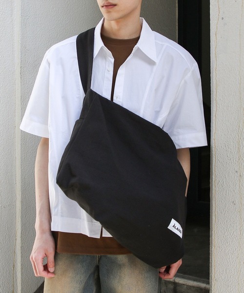 ALAND（エーランド）の「【UNISEX】ALAND／キャンバスショルダーBAG（ショルダーバッグ・レディース・ブラック/ベージュ/ネイビー・FREE）」の2枚目の写真