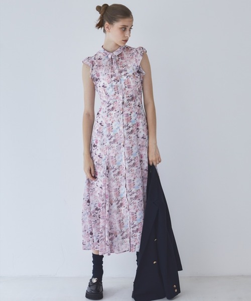 REDYAZEL（レディアゼル）の「水彩フラワープリントワンピース（ワンピース・レディース・ピンク/ブラウン/ブラック・SMALL/MEDIUM）」の2枚目の写真