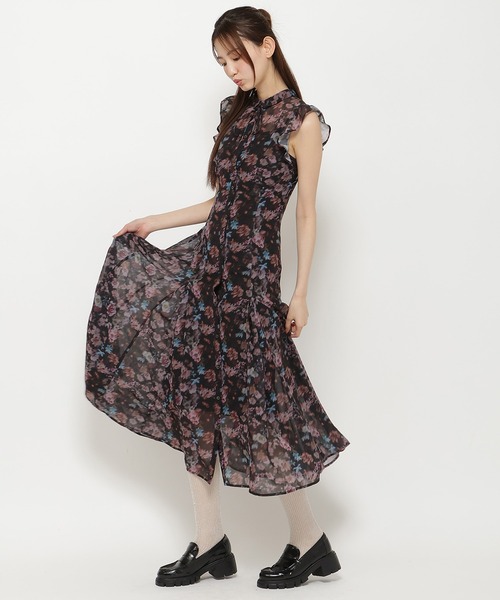 REDYAZEL（レディアゼル）の「水彩フラワープリントワンピース（ワンピース・レディース・ピンク/ブラウン/ブラック・SMALL/MEDIUM）」の4枚目の写真