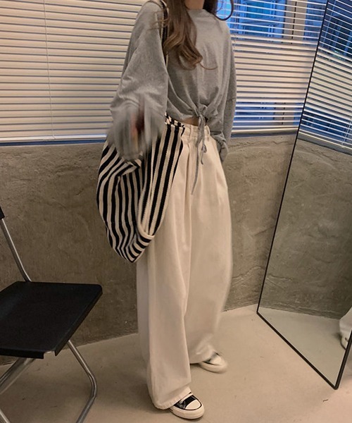 c.u.l（シーユーエル）の「裾ドロスト ショート丈 ロンＴ culw718（Tシャツ/カットソー・レディース・ブラック/ホワイト/グレー・FREE）」の16枚目の写真