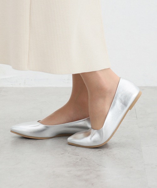 Honeys（ハニーズ）の「【はっ水】やわラク撥水ポインテッドパンプス（パンプス・レディース・シルバー/ブラック/ブラック系/チャコール/レッド/レオパード/ベージュ・22.5/23.0/23.5/24.0/24.5/25.0）」の6枚目の写真