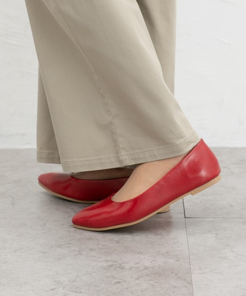 Honeys（ハニーズ）の「【はっ水】やわラク撥水ポインテッドパンプス（パンプス・レディース・シルバー/ブラック/ブラック系/チャコール/レッド/レオパード/ベージュ・22.5/23.0/23.5/24.0/24.5/25.0）」の16枚目の写真