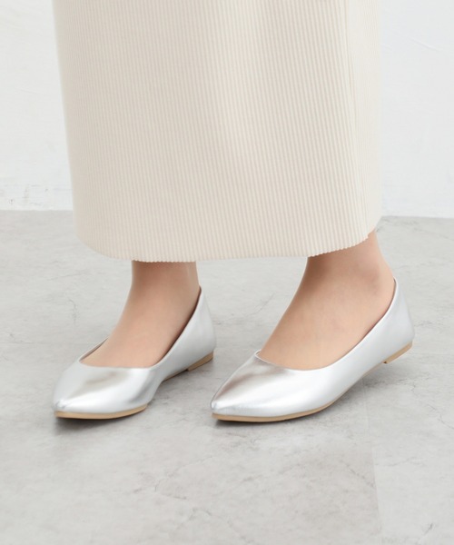 Honeys（ハニーズ）の「【はっ水】やわラク撥水ポインテッドパンプス（パンプス・レディース・シルバー/ブラック/ブラック系/チャコール/レッド/レオパード/ベージュ・22.5/23.0/23.5/24.0/24.5/25.0）」の12枚目の写真