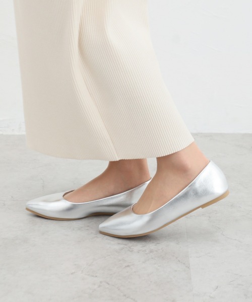 Honeys（ハニーズ）の「【はっ水】やわラク撥水ポインテッドパンプス（パンプス・レディース・シルバー/ブラック/ブラック系/チャコール/レッド/レオパード/ベージュ・22.5/23.0/23.5/24.0/24.5/25.0）」の11枚目の写真