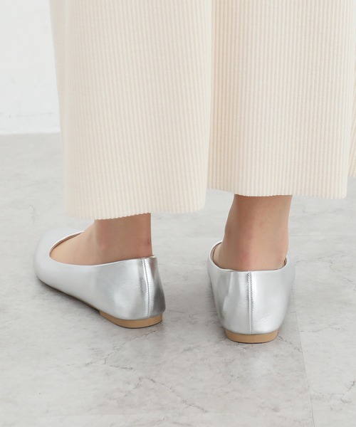 Honeys（ハニーズ）の「【はっ水】やわラク撥水ポインテッドパンプス（パンプス・レディース・シルバー/ブラック/ブラック系/チャコール/レッド/レオパード/ベージュ・22.5/23.0/23.5/24.0/24.5/25.0）」の10枚目の写真