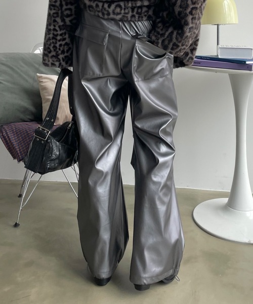 SHAGGIE（シャギー）の「レザールーズジョガーパンツ（その他パンツ・レディース・グレー/ブラック・FREE）」の4枚目の写真