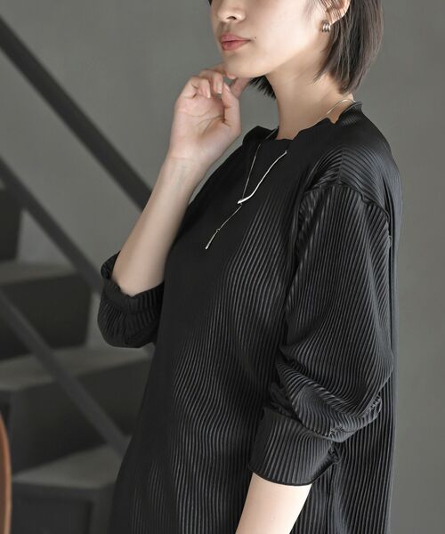 rps(アールピーエス)の「プリーツメローボトルネックカットソー(Tシャツ/カットソー・レディース・アイボリー/ベージュ/ブラック・フリー)」の17枚目の写真