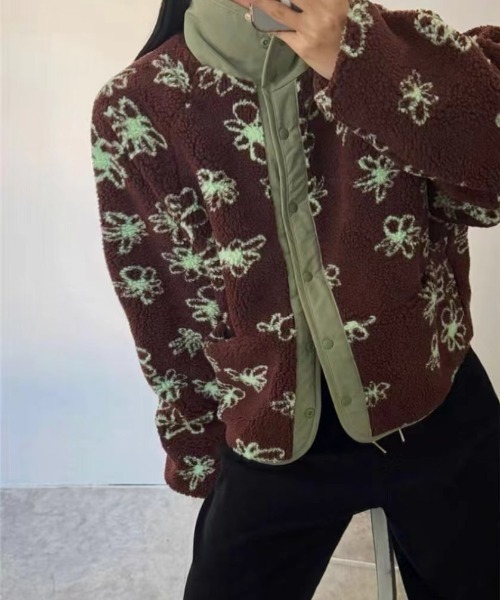 CHANELシャネル　ケープ　フリル　ポンポンお花　ココマークボタン CHANELシャネル ケープ フリル ポンポンお花 ココマークボタン 【公式