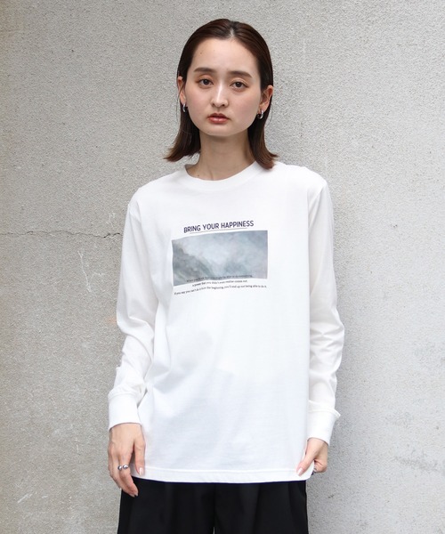 UNIT CHEST（ユニットチェスト）の「【UNIT CHEST】unique unisex T-shirt ニュアンスロゴロンT（Tシャツ/カットソー・レディース・ホワイト/ブラック・S/L/M）」の3枚目の写真