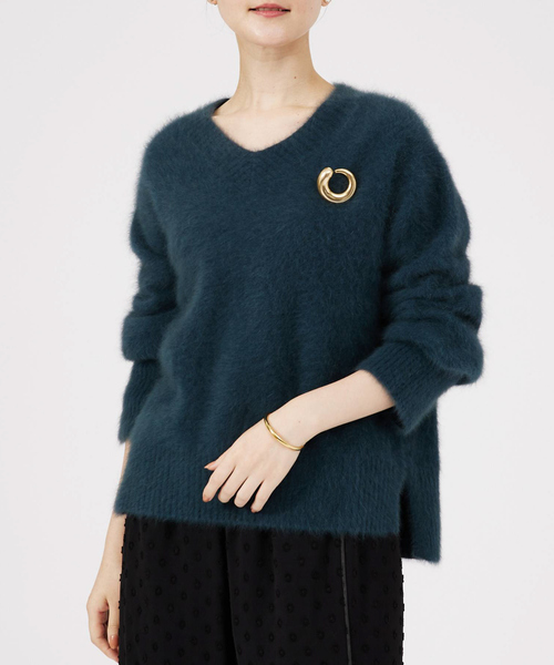 qualite（カリテ）の「ラクーンフォックスVネックニット（ニット/セーター・レディース・グレー/ダークグリーン・フリー）」の2枚目の写真