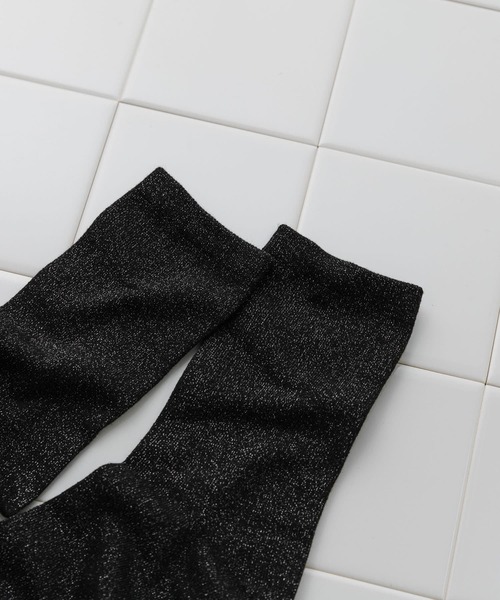 SMELLY(スメリー)の「ラメカラーソックス(ソックス/靴下・レディース・ライトブルー/ブラック/シルバー・22/25(85-100))」の5枚目の写真