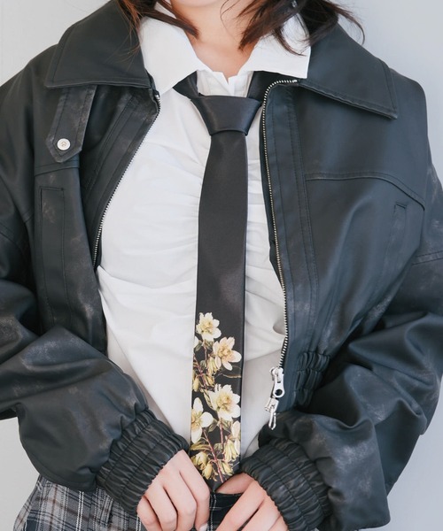 SPINNS(スピンズ)の「フラワーデザイン ネクタイ(ネクタイ・レディース・ブラック/ブラウン系その他・ONESIZE)」の1枚目の写真