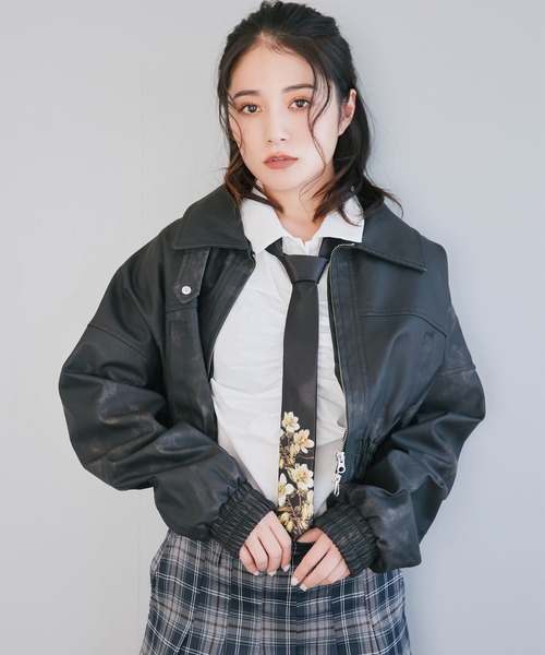 SPINNS(スピンズ)の「フラワーデザイン ネクタイ(ネクタイ・レディース・ブラック/ブラウン系その他・ONESIZE)」の3枚目の写真