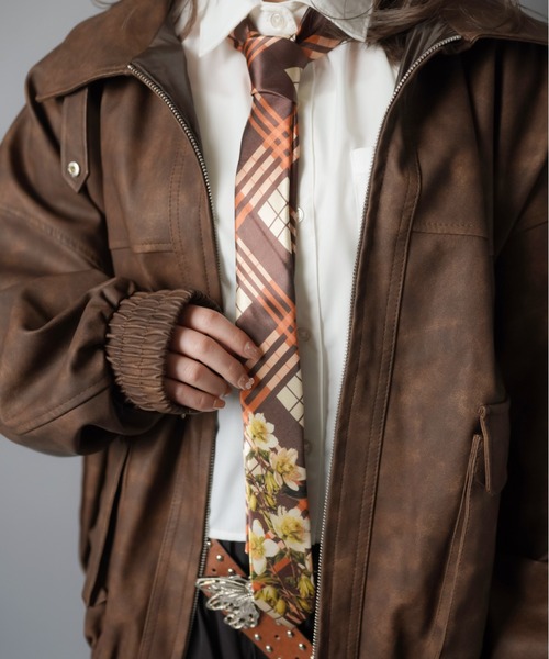 SPINNS(スピンズ)の「フラワーデザイン ネクタイ(ネクタイ・レディース・ブラック/ブラウン系その他・ONESIZE)」の8枚目の写真