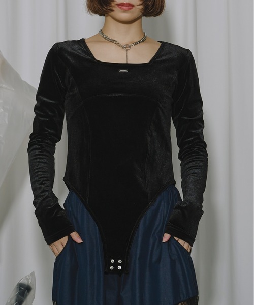 Ezick（エジック）の「Corset  line ベロアボディスーツ（Tシャツ/カットソー・レディース・ブラウン/ネイビー/ブラック・FREE）」の17枚目の写真