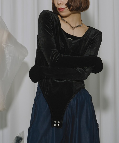 Ezick（エジック）の「Corset  line ベロアボディスーツ（Tシャツ/カットソー・レディース・ブラウン/ネイビー/ブラック・FREE）」の18枚目の写真