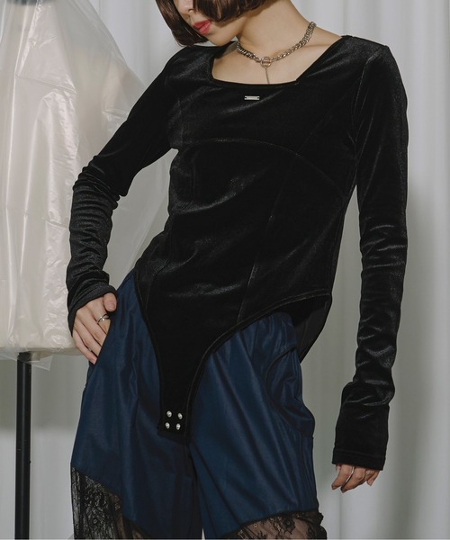 Ezick（エジック）の「Corset  line ベロアボディスーツ（Tシャツ/カットソー・レディース・ブラウン/ネイビー/ブラック・FREE）」の19枚目の写真