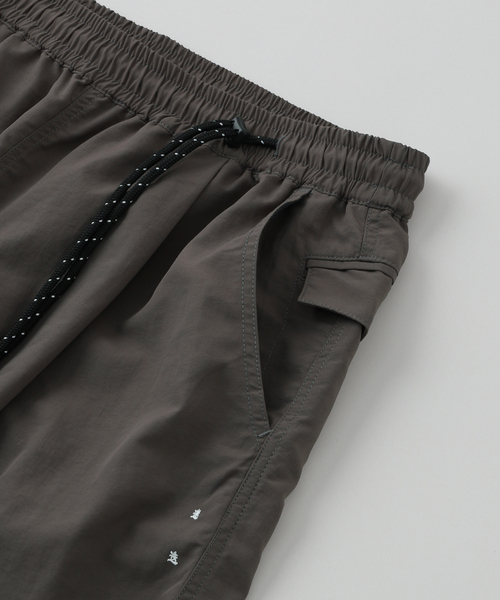 JOURNAL STANDARD(ジャーナルスタンダード)の「迷迭香 / マンネンロウ NYLON HW HARVEST TROUSER(その他パンツ・メンズ・グレー/ブラック・2/3)」の5枚目の写真