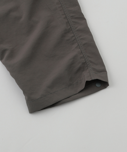 JOURNAL STANDARD(ジャーナルスタンダード)の「迷迭香 / マンネンロウ NYLON HW HARVEST TROUSER(その他パンツ・メンズ・グレー/ブラック・2/3)」の7枚目の写真