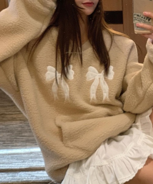 LYEON(リヨン)の「リボン刺繍ボアプルオーバー/カンガルーポケットVネックボアトップス(その他トップス・レディース・ベージュ/ピンク/ブラック/オフホワイト・FREE)」の12枚目の写真