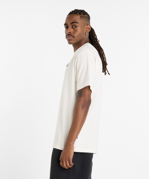 NEW BALANCE(ニューバランス)の「Athletics 574 Grey Day ショートスリーブTシャツ(Tシャツ/カットソー・メンズ・オフホワイト/パープル/ネイビー・XX-LARGE/X-LARGE/LARGE/MEDIUM/SMALL)」の4枚目の写真