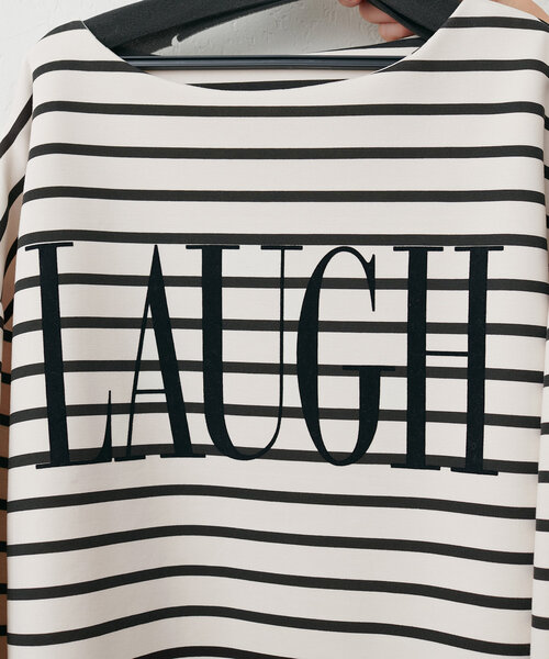 natural couture（ナチュラルクチュール）の「スポリロゴ入りプルオーバー（Tシャツ/カットソー・レディース・その他1/ブラック/オフホワイト/グレー・FREE）」の20枚目の写真