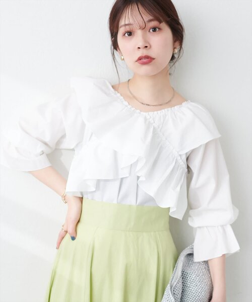 natural couture(ナチュラルクチュール)の「クロスフリルデザインブラウス(シャツ/ブラウス・レディース・オフホワイト/ブラック/ベージュ/ミント/ブルー・FREE)」の7枚目の写真