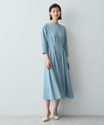 タックデザインドレス