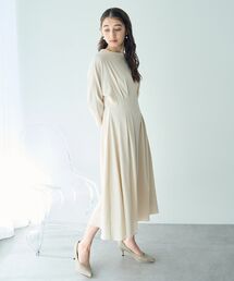 タックデザインドレス
