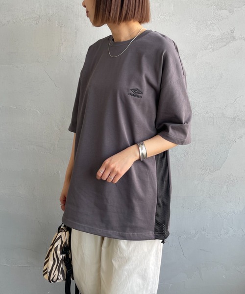 UMBRO（アンブロ）の「[UMBRO/アンブロ] 別注 ワンポイントロゴ メッシュ切替Tシャツ（Tシャツ/カットソー・レディース・ブラック/チャコール/ホワイト・M/S/XL/L）」の7枚目の写真