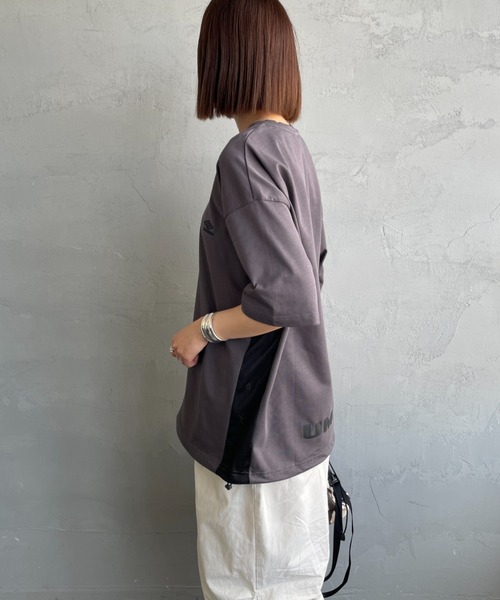 UMBRO（アンブロ）の「[UMBRO/アンブロ] 別注 ワンポイントロゴ メッシュ切替Tシャツ（Tシャツ/カットソー・レディース・ブラック/チャコール/ホワイト・M/S/XL/L）」の8枚目の写真