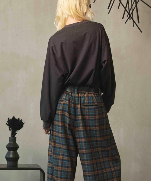 MAISON SPECIAL(メゾンスペシャル)の「《UNISEX》Prime-Over Smashing Light Punch Crew Neck Long Sleeve T-Shirt/プライムオーバースマッシングライトポンチクルーネックロングスリーブティーシャツ【MAISON SPECIAL/メゾンスペシャル】(Tシャツ/カットソー・メンズ・ブラック/グレイッシュベージュ/チャコールグレー/ホワイト/レッド・0/1/2)」の14枚目の写真