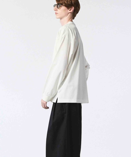 MAISON SPECIAL(メゾンスペシャル)の「《UNISEX》Prime-Over Smashing Light Punch Crew Neck Long Sleeve T-Shirt/プライムオーバースマッシングライトポンチクルーネックロングスリーブティーシャツ【MAISON SPECIAL/メゾンスペシャル】(Tシャツ/カットソー・メンズ・ブラック/グレイッシュベージュ/チャコールグレー/ホワイト/レッド・0/1/2)」の7枚目の写真