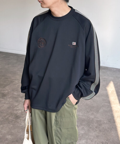 U.S. POLO ASSN.(ユーエスポロアッスン)の「袖ラインユニフォームプルオーバー(Tシャツ/カットソー・メンズ・アイボリー/ブラック・MEDIUM/LARGE)」の2枚目の写真