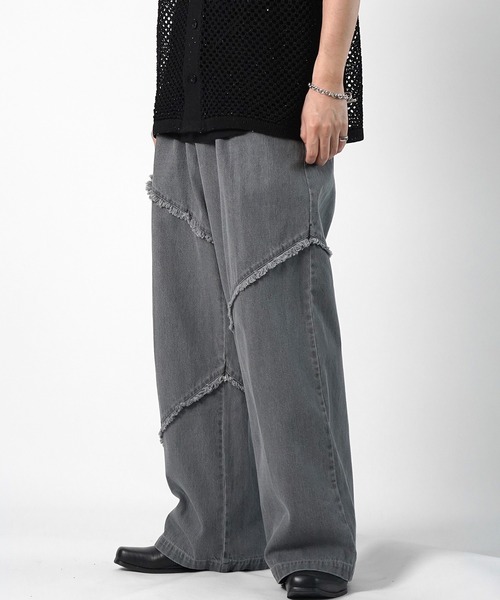 Confirm(コンファーム)の「切替フリンジ ウォッシュ加工 ワイドストレートデニムパンツ(デニムパンツ・メンズ・ブラック/サックスブルー/グレー・M/L)」の18枚目の写真