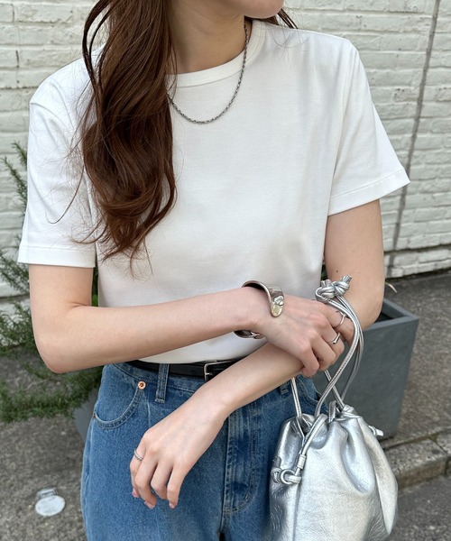 DISCOAT（ディスコート）の「コンパクトTシャツ（Tシャツ/カットソー・レディース・ベージュ/サックスブルー/ホワイト×ブラック/ブラック/オフホワイト/チャコールグレー・LARGE/MEDIUM）」の7枚目の写真