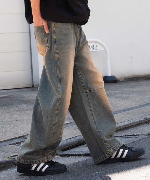 WEGO（ウィゴー）の「WEGO/イージーバレルレッグデニムパンツ（デニムパンツ・メンズ・スカイブルー/ブラック系3・SMALL/LARGE/MEDIUM）」の19枚目の写真