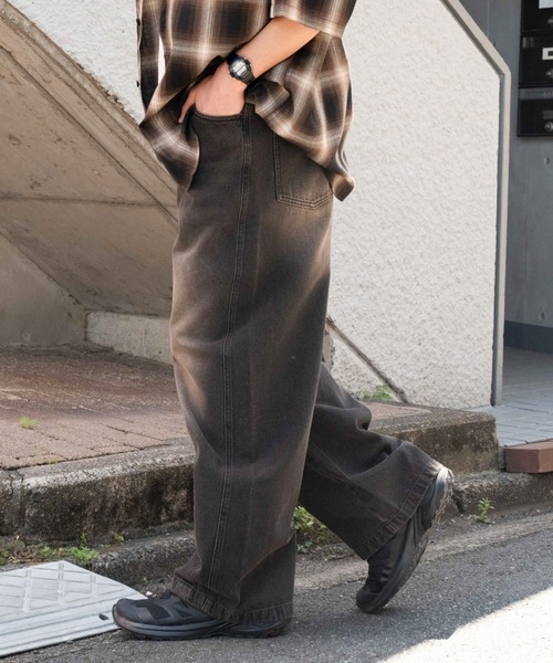 WEGO（ウィゴー）の「WEGO/イージーバレルレッグデニムパンツ（デニムパンツ・メンズ・スカイブルー/ブラック系3・SMALL/LARGE/MEDIUM）」の11枚目の写真