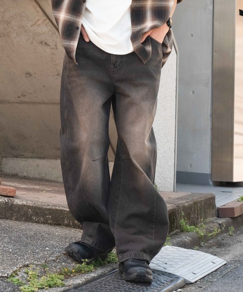 WEGO（ウィゴー）の「WEGO/イージーバレルレッグデニムパンツ（デニムパンツ・メンズ・スカイブルー/ブラック系3・SMALL/LARGE/MEDIUM）」の14枚目の写真