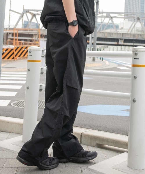 WEGO（ウィゴー）の「WEGO/ナイロンイージーパンツ（カーゴパンツ・メンズ・ブラック/カーキ/ライトグレー・LARGE/MEDIUM/SMALL）」の5枚目の写真