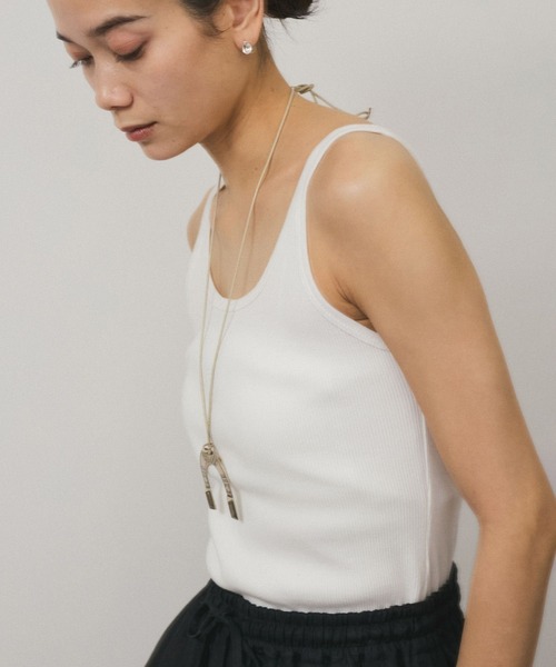 SALON adam et rope'（サロン アダム エ ロペ）の「プリマベールファームリーリブタンクトップ / UVケア・洗える（タンクトップ・レディース・ブラック/レッド系その他/オフホワイト/パープル・FREE）」の2枚目の写真