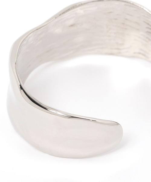 BAYFLOW（ベイフロー）の「BUMPYバングル（バングル/リストバンド・レディース・ライトグレー・FREE）」の4枚目の写真