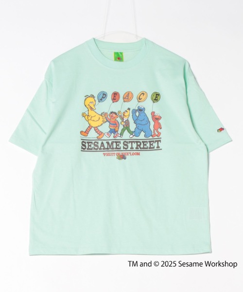FRUIT OF THE LOOM(フルーツオブザルーム)の「【FRUIT OF THE LOOM】SESAME STREET×FTL イラストTシャツ C/セサミストリート コラボ(Tシャツ/カットソー・メンズ・ホワイト/ミント・S/M/L)」の2枚目の写真