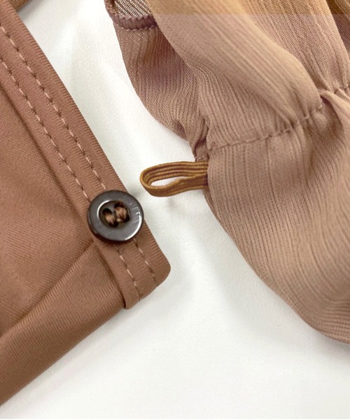 TeddyShop（テディショップ）の「レディース水着 2WAYオフショル風シアーベルスリーブアームカバー付きフリルビキニ 上下2点セット（水着・レディース・ホワイト/ブラック/ブラウン・S/L/M/LL）」の22枚目の写真