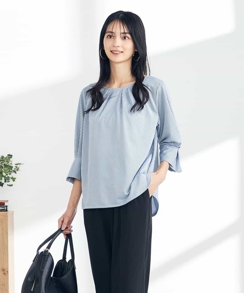 a.v.v(アーヴェヴェ)の「【UVカット/イージーケア】ストライプタックスリーブカットソー(Tシャツ/カットソー・レディース・ブルー/ブラック・34/38/36/42/40)」の1枚目の写真