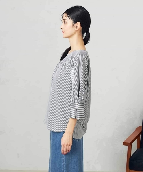a.v.v(アーヴェヴェ)の「【UVカット/イージーケア】ストライプタックスリーブカットソー(Tシャツ/カットソー・レディース・ブルー/ブラック・34/38/36/42/40)」の14枚目の写真