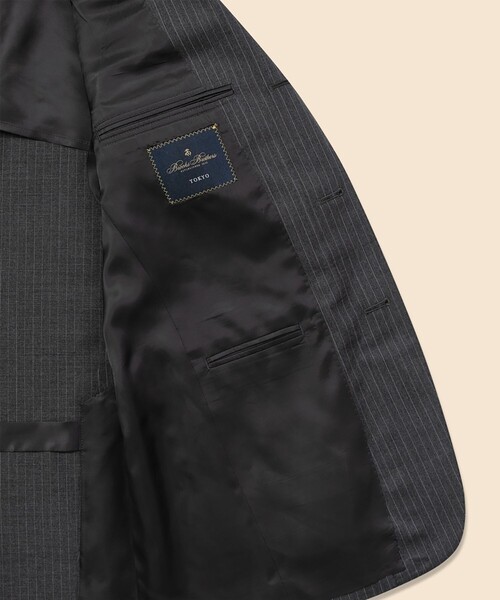 BROOKS BROTHERS(ブルックスブラザーズ)の「ミラクルクリンプウール シャドーストライプ 段返り3釦スーツ TOKYO model(セットアップ・メンズ・チャコール/ネイビー・40REG/42REG/44REG/37SHT/38SHT/40SHT/36SHT)」の8枚目の写真